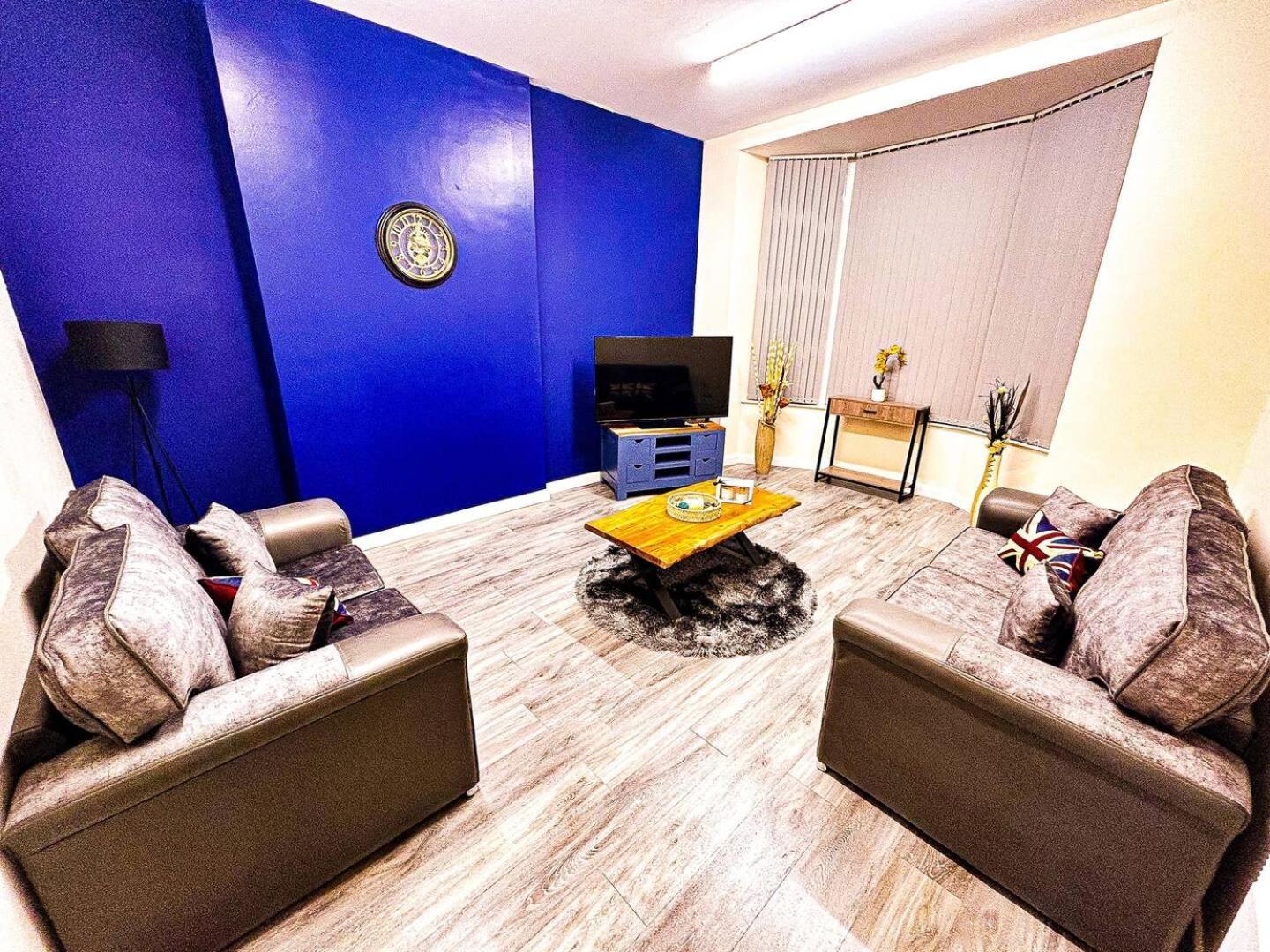 הרוגייט Betty'S Apartment- Metres From Train Station מראה חיצוני תמונה
