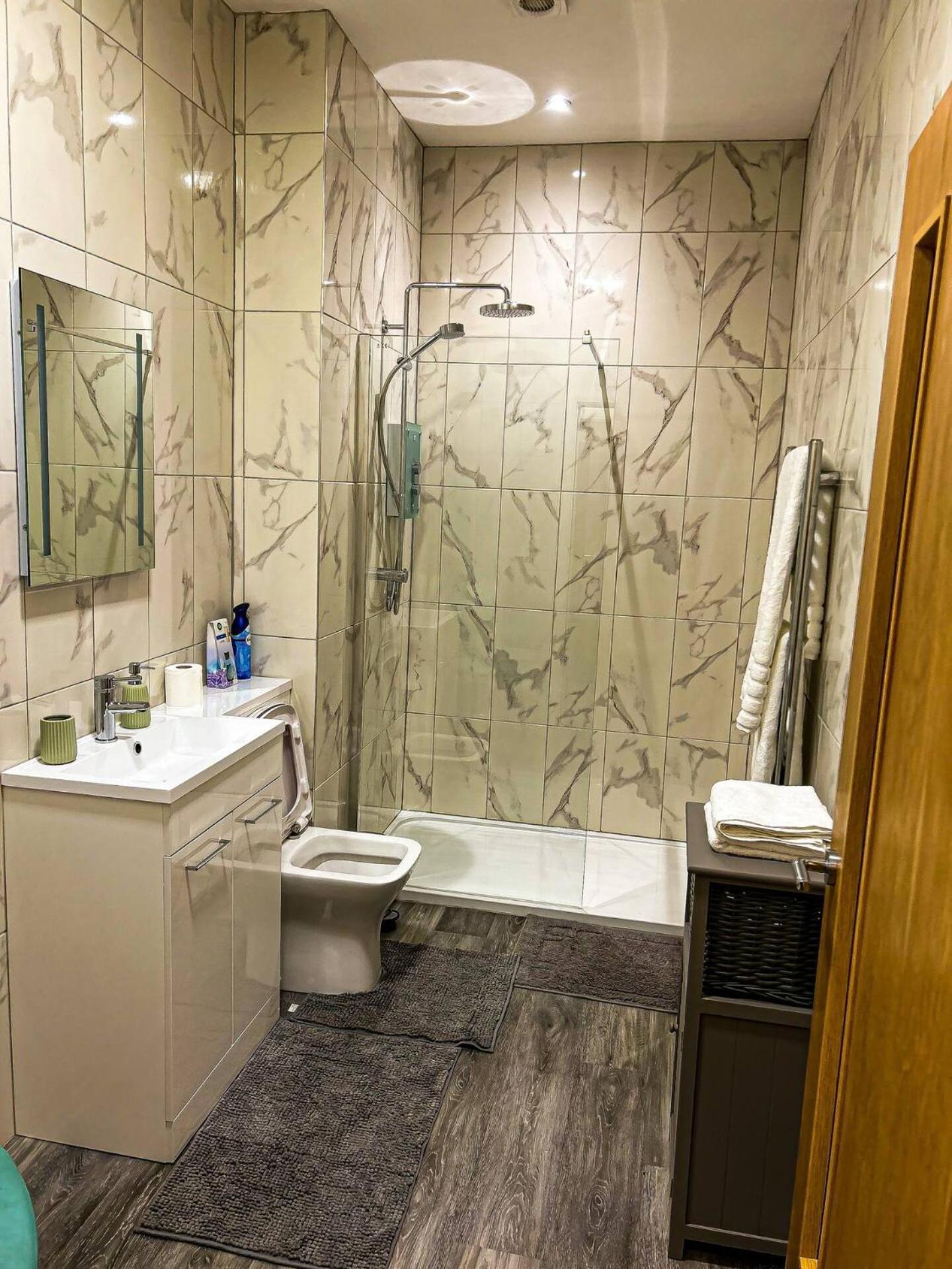 הרוגייט Betty'S Apartment- Metres From Train Station מראה חיצוני תמונה
