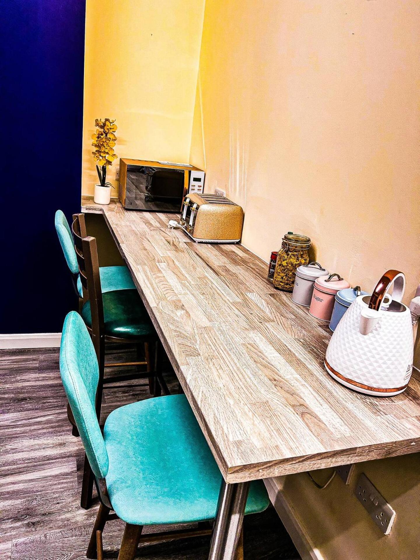 הרוגייט Betty'S Apartment- Metres From Train Station מראה חיצוני תמונה