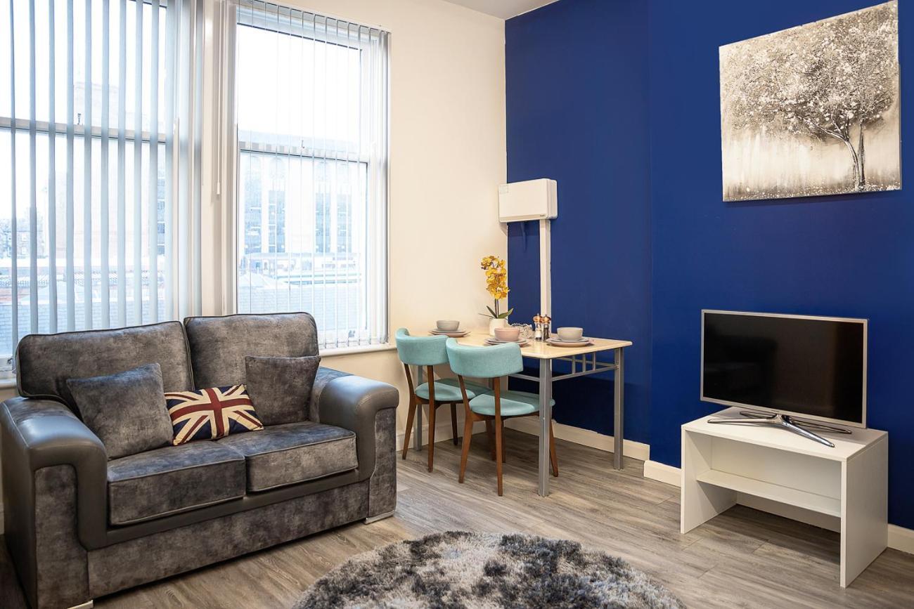 הרוגייט Betty'S Apartment- Metres From Train Station מראה חיצוני תמונה